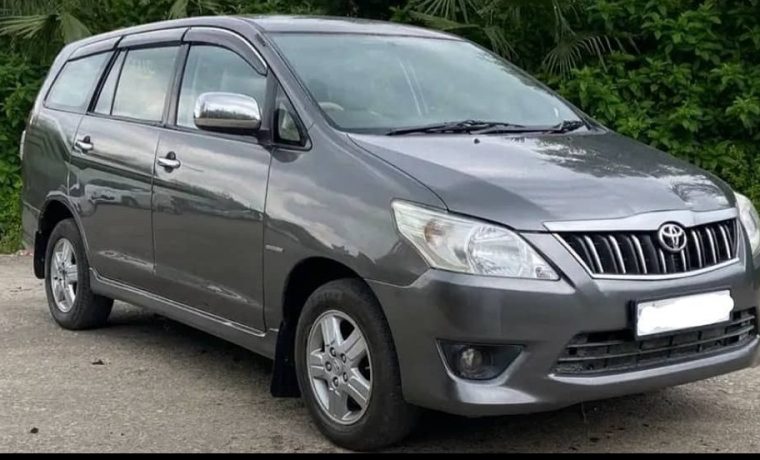 Toyota Innova on self drive in Srinagar Kashmir