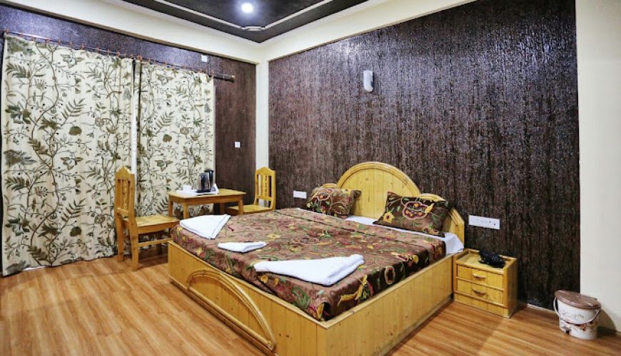 Hotel Shefaf Srinagar ,Descent 3 star hotel in Srinagar Kashmir