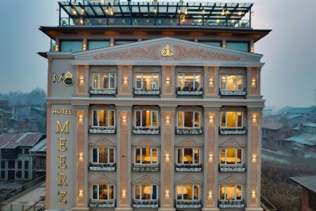 Hotel Meerz Srinagar, Boutique 4 star hotel in Srinagar Kashmir