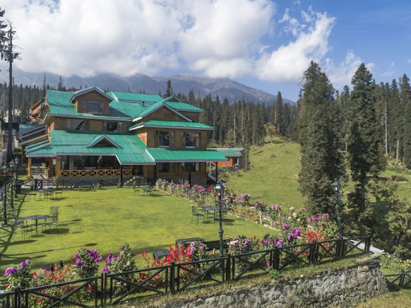 Hotel Heevan Retreat Gulmarg , Premium 4 Star Hotel in Gulmarg Kashmir