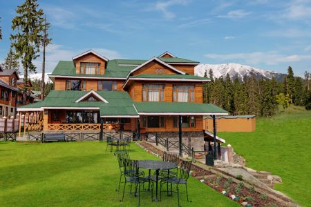 Hotel Heevan Retreat Gulmarg , Premium 4 Star Hotel in Gulmarg Kashmir