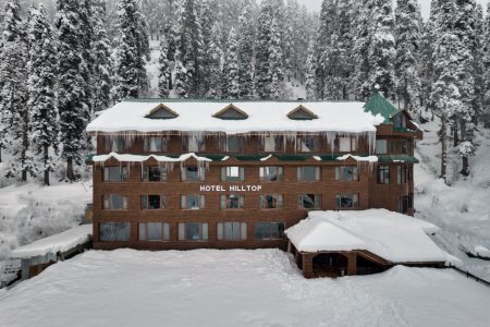 Hotel Hilltop Gulmarg , premium 4 star hotel in Gulmarg Kashmir