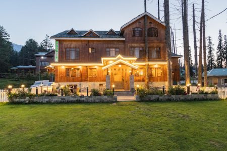 Shaw Inn Gulmarg , Premium 4 Star Hotel in Srinagar Kashmir